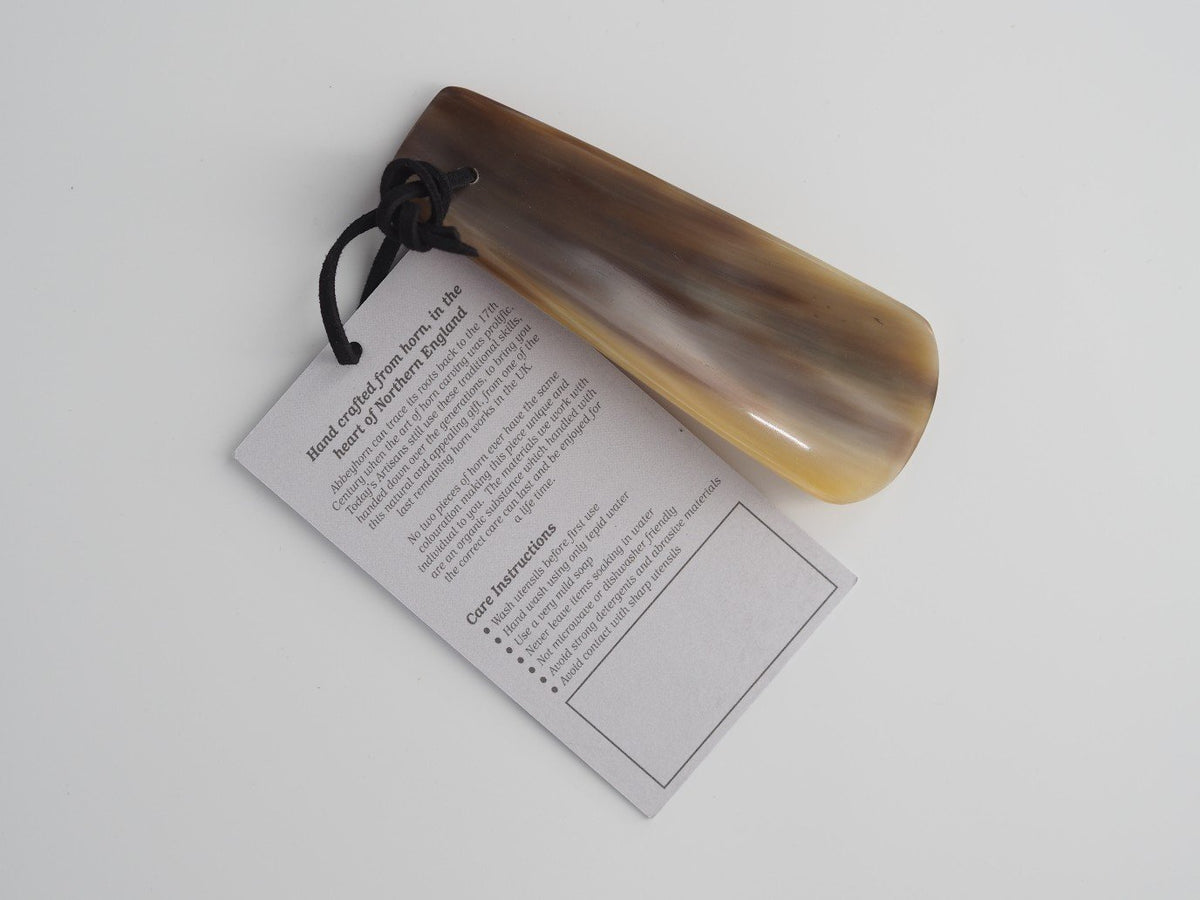 Front view of Abbeyhorn 4 inch shoe horn