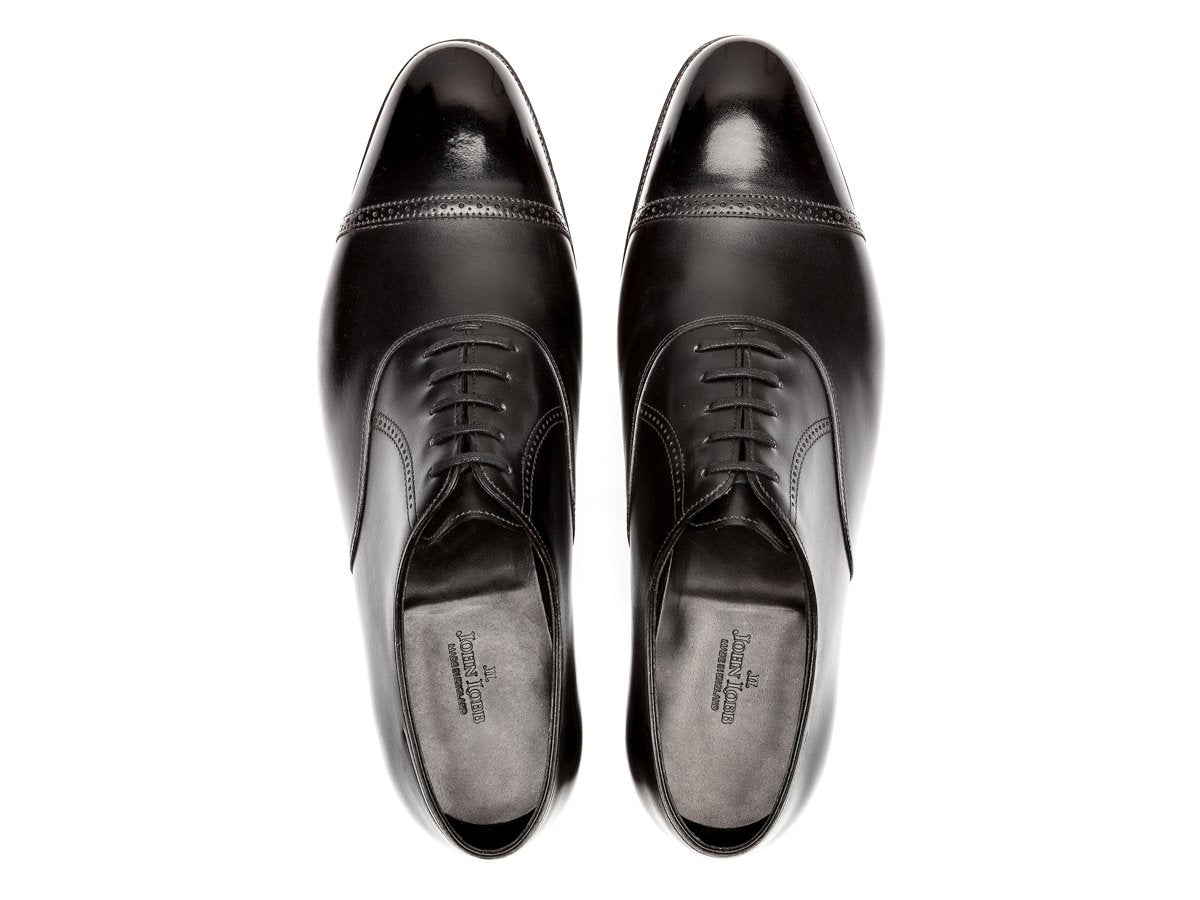 Top view of John Lobb Philip II quarter brogue oxford shoes in black oxford calf